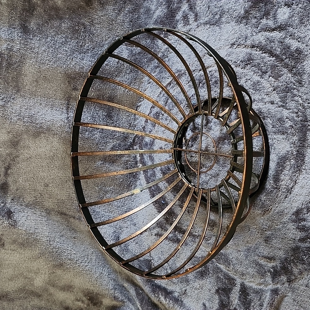 Metal Wire Fruit Basket Table Basket Plant holder